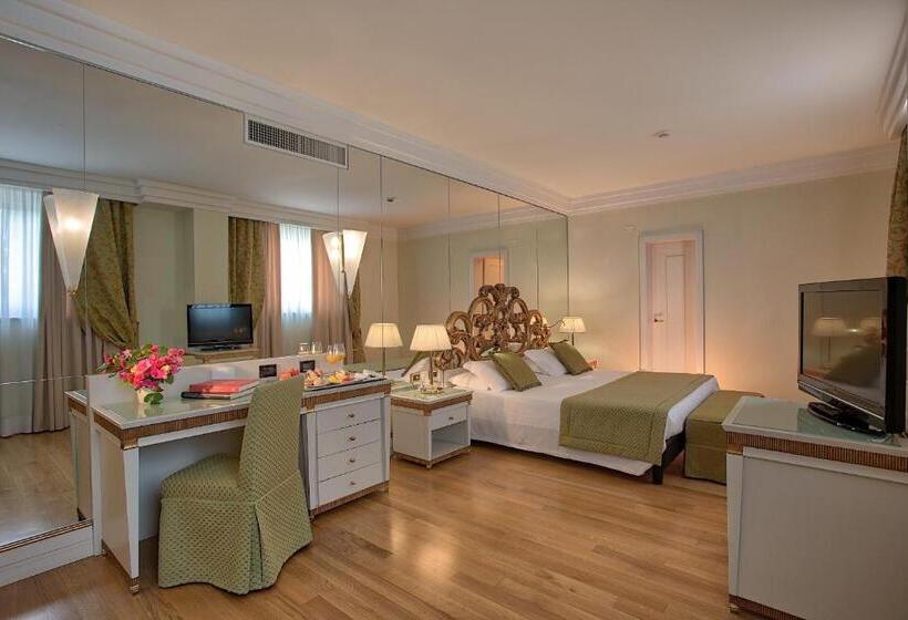 Полулюкс, Park Hotel Junior