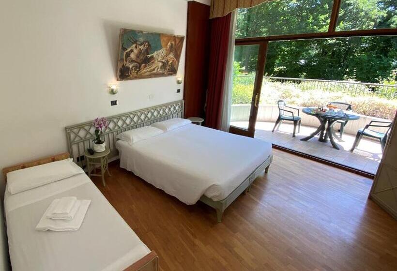 스탠다드 트리플 룸, Park Hotel Junior