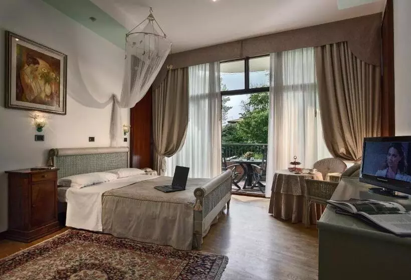 اتاق استاندارد سه نفره, Park Hotel Junior