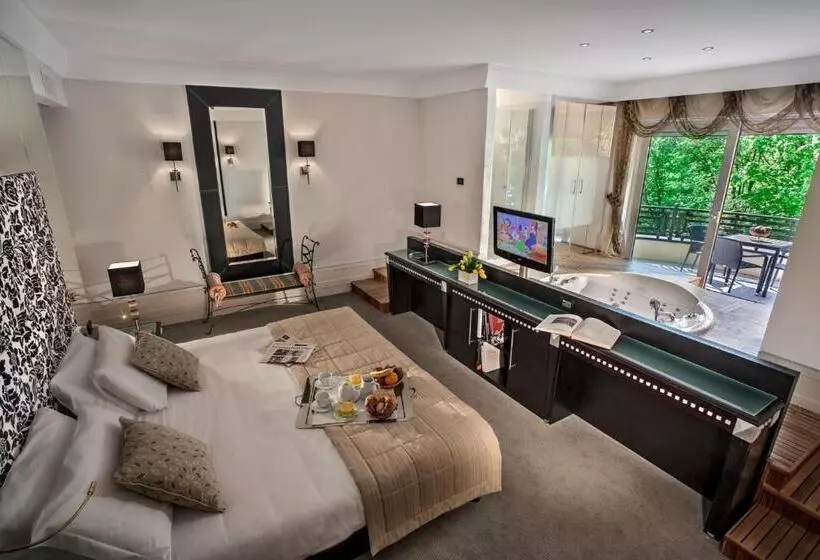 سوئیت جونیور با تراس, Park Hotel Junior