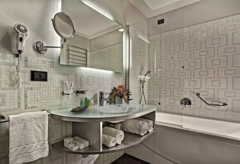 اتاق لوکس, Park Hotel Junior