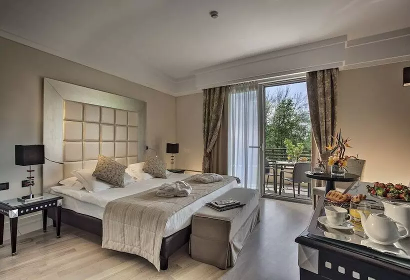 اتاق لوکس, Park Hotel Junior