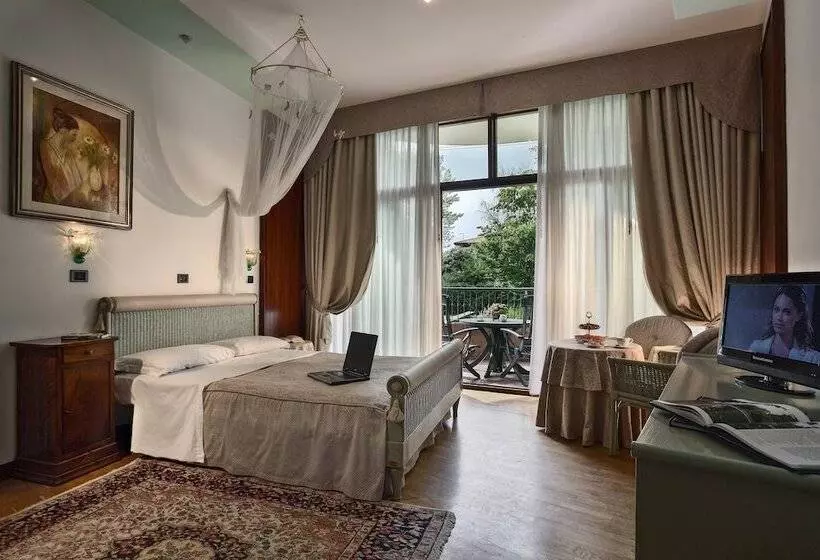 اتاق استاندارد سه نفره, Park Hotel Junior
