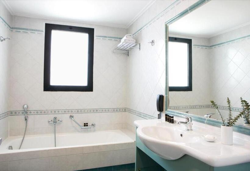 חדר פרמיום בצד עם נוף לים, Ramada by Wyndham, Athens Club Attica Riviera