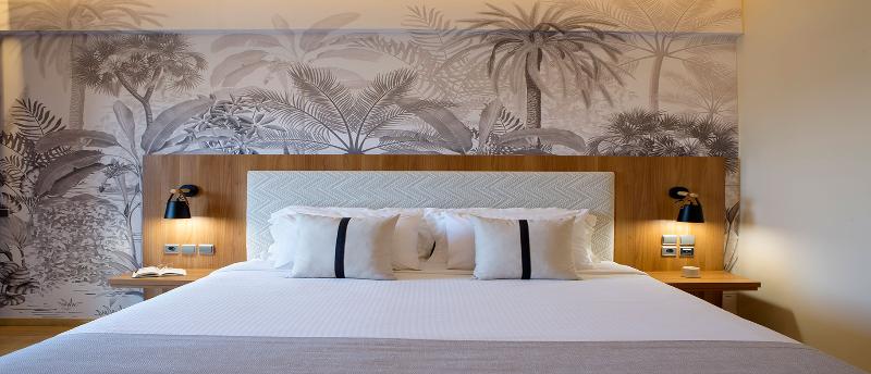 Номер Superior Боковой Вид на Море, Ramada by Wyndham, Athens Club Attica Riviera