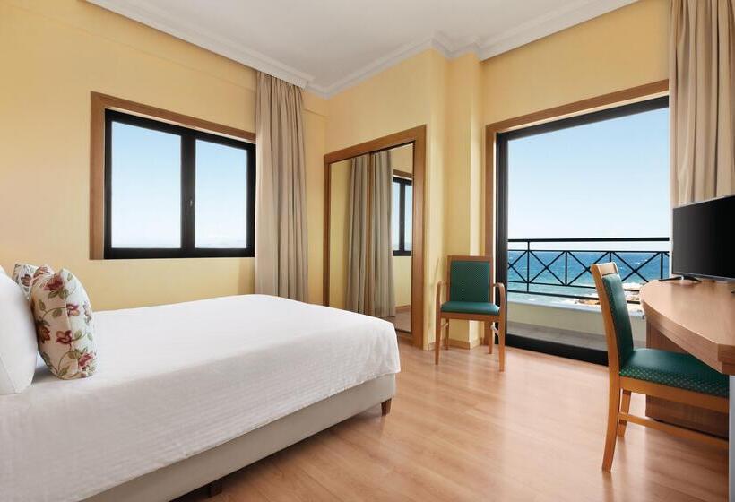 Люкс Премиум, Ramada by Wyndham, Athens Club Attica Riviera
