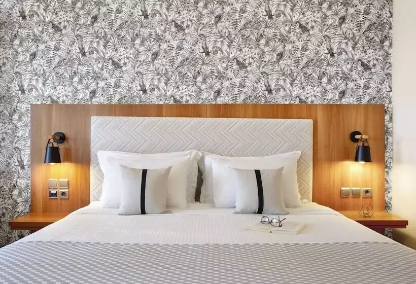 オーシャンビューのプレミアムルーム。, Ramada by Wyndham, Athens Club Attica Riviera