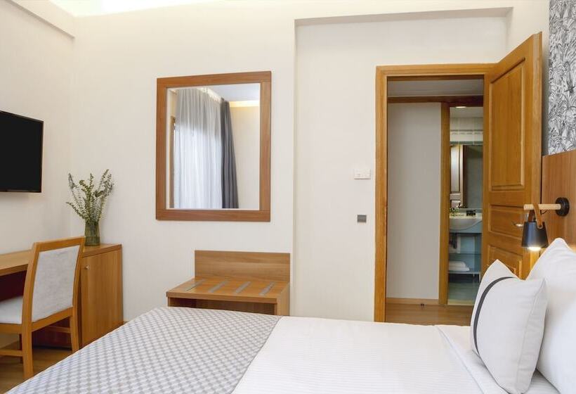 חדר סופריור צדדי נוף לים, Ramada by Wyndham, Athens Club Attica Riviera