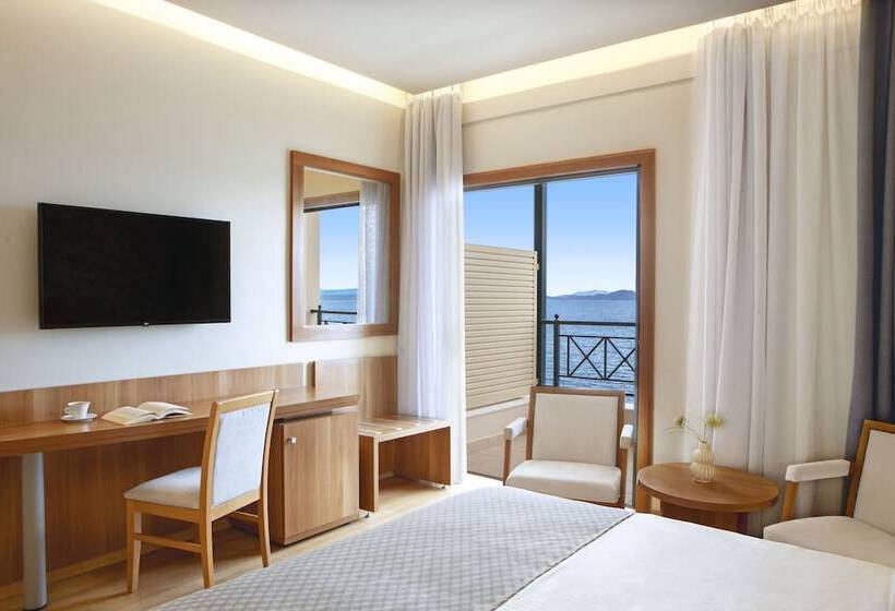Номер Superior Вид на Море, Ramada by Wyndham, Athens Club Attica Riviera