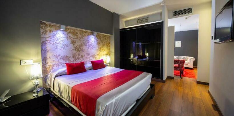 주니어 스위트, Silken Axis Vigo