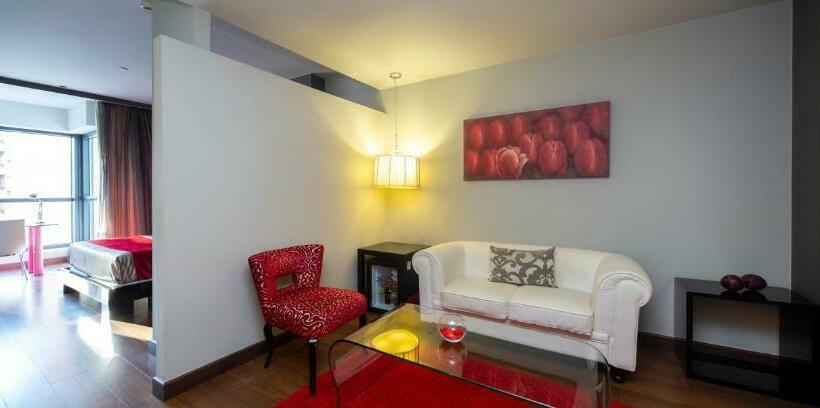 주니어 스위트, Silken Axis Vigo