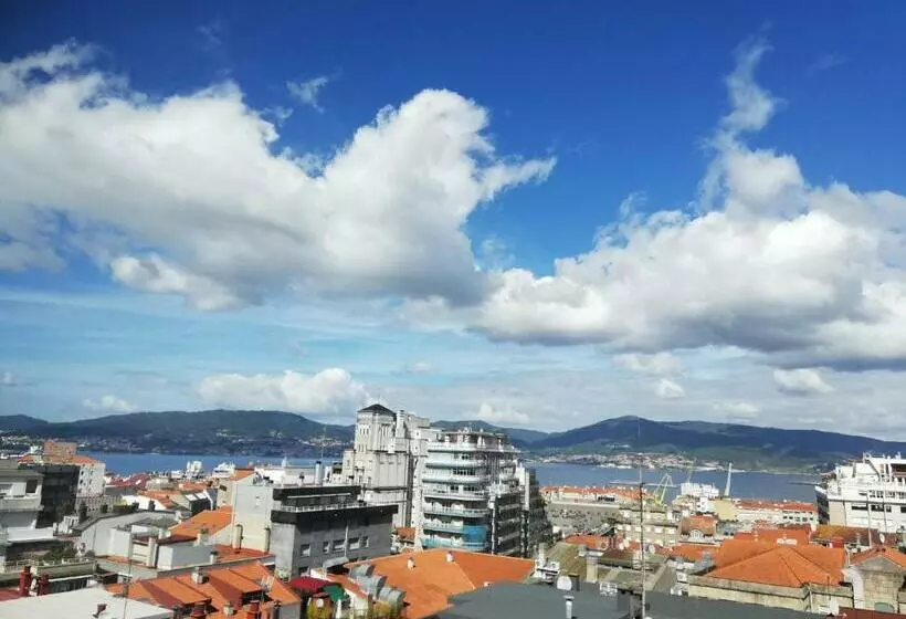 اتاق استاندارد با چشم‌انداز دریا, Silken Axis Vigo