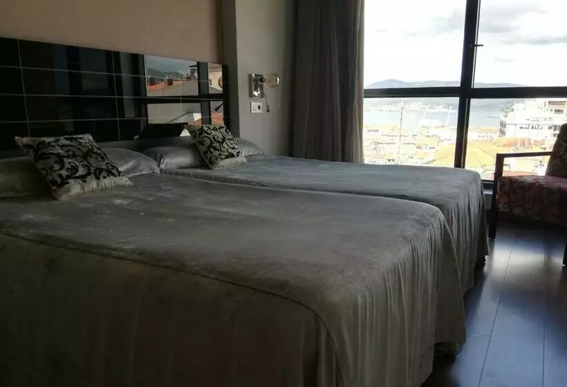 اتاق استاندارد با چشم‌انداز دریا, Silken Axis Vigo