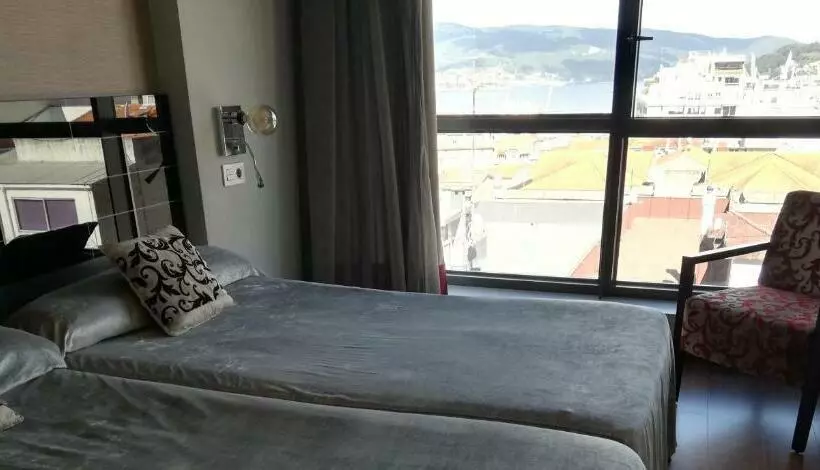 اتاق استاندارد با چشم‌انداز دریا, Silken Axis Vigo