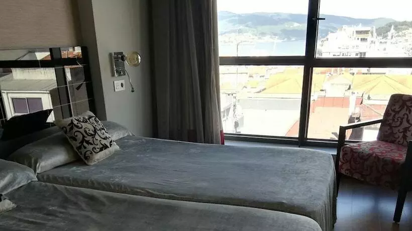 اتاق استاندارد با چشم‌انداز دریا, Silken Axis Vigo