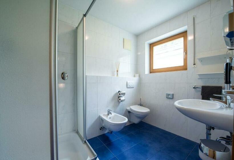 غرفة قياسية فردية, Sonja