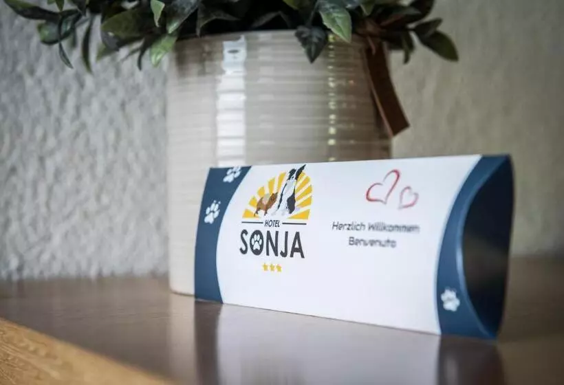 スーペリアールーム, Sonja