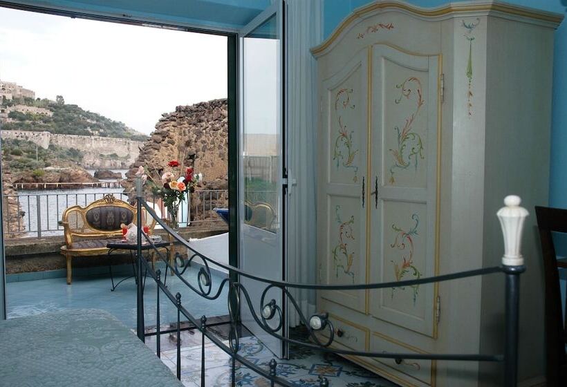 اتاق استاندارد, Strand Hotel Delfini