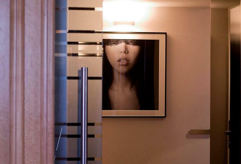 اتاق سوپریور سه تخته, Suite Valadier