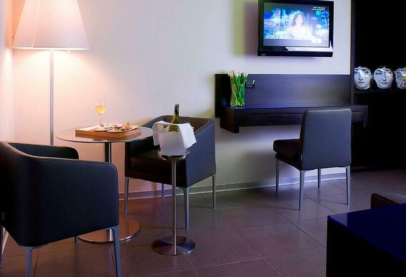 اتاق سوپریور سه تخته, Suite Valadier