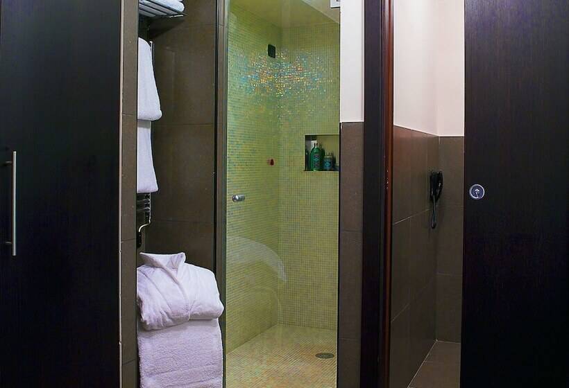 اتاق سوپریور سه تخته, Suite Valadier