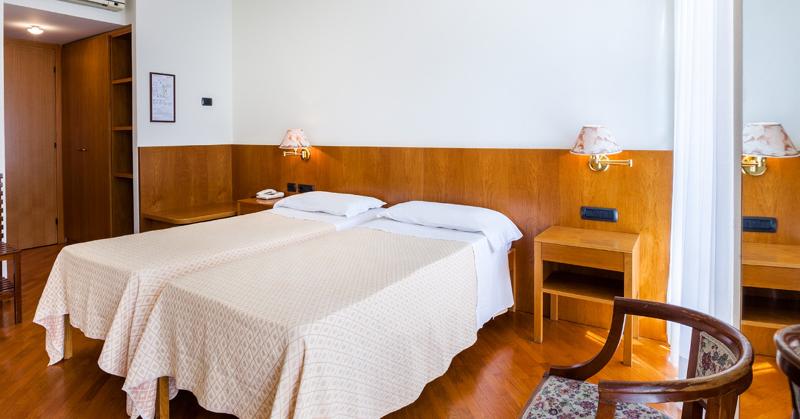 Chambre Standard, Tre Re