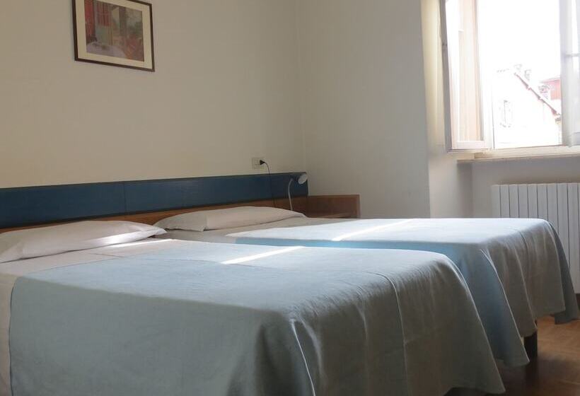 Chambre Standard, Tre Re