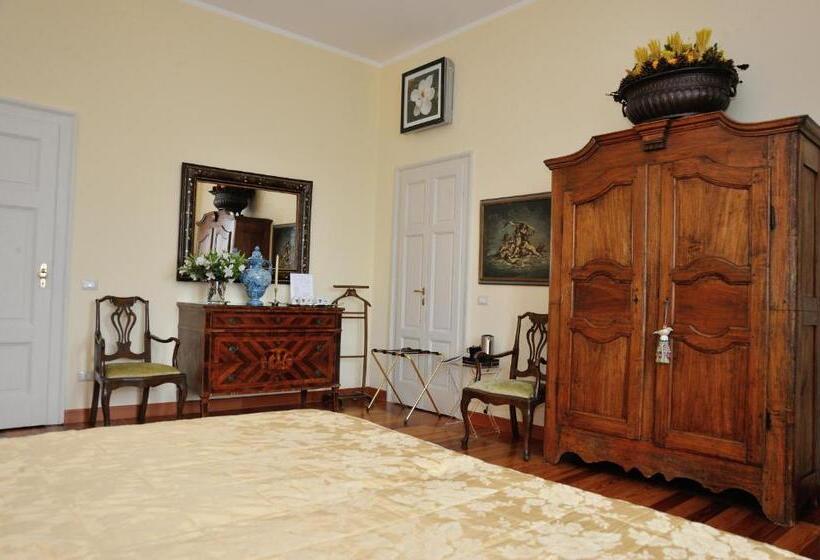 Standard room with outdoor bath, Villa Claudia Dei Marchesi Dal Pozzo