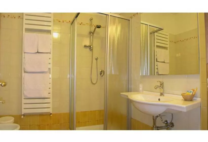 اتاق خانوادگی, Residence Miralago Rooms & Apartments