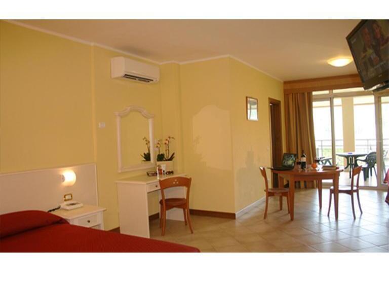 غرفة عائلية, Residence Miralago Rooms & Apartments