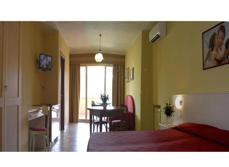 غرفة عائلية, Residence Miralago Rooms & Apartments