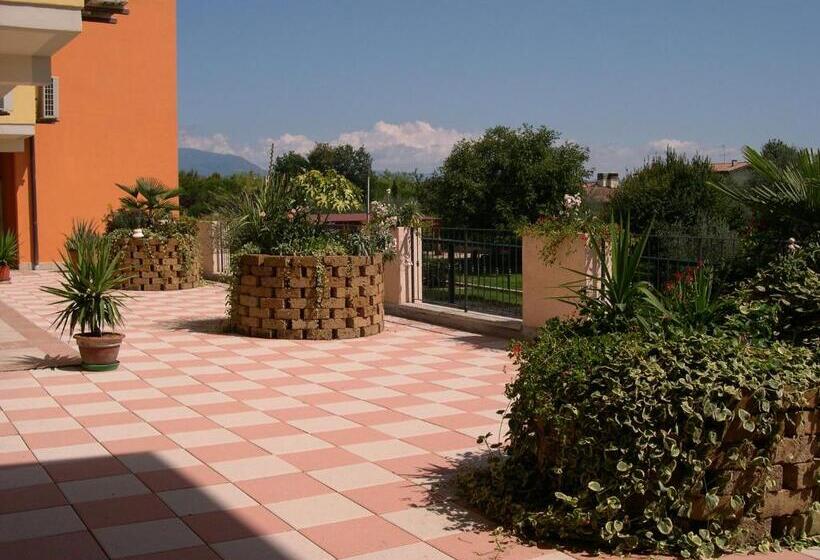 غرفة عائلية, Residence Miralago Rooms & Apartments