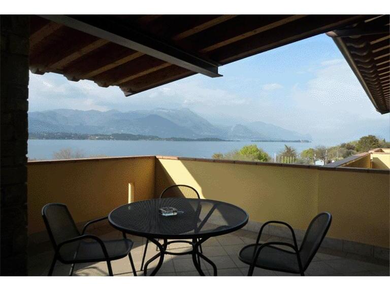 جناح جونيور مطل علي البحيرة, Residence Miralago Rooms & Apartments