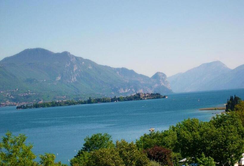 جناح جونيور مطل علي البحيرة, Residence Miralago Rooms & Apartments