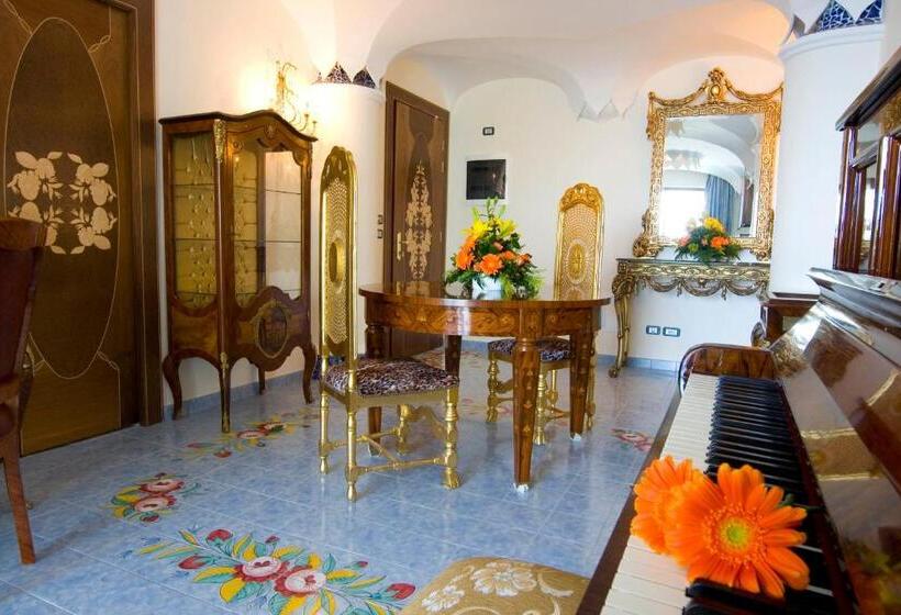 سوییت, Strand Hotel Delfini