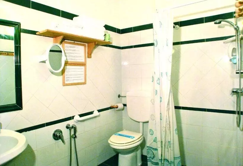 Habitación Estándar Abuhardillada, Domus De Janas Sul Mare