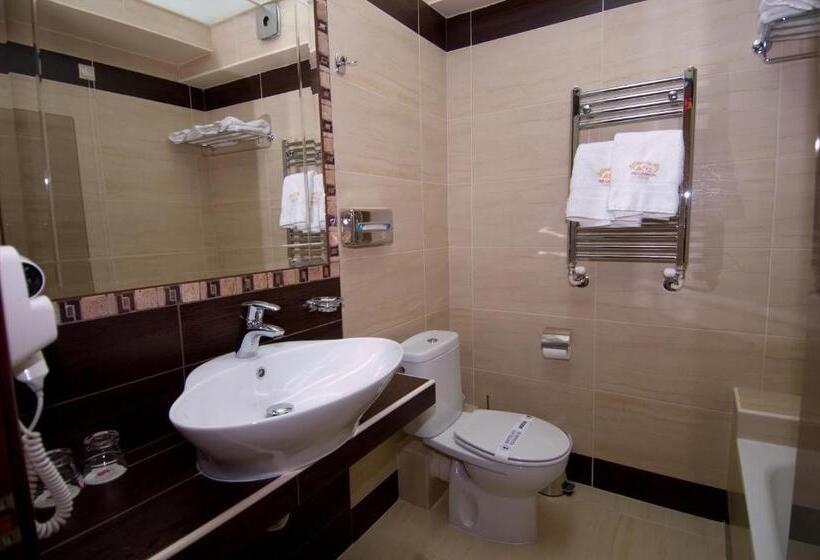 חדר סופריור, Aiges Melathron