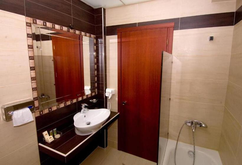 חדר סופריור, Aiges Melathron