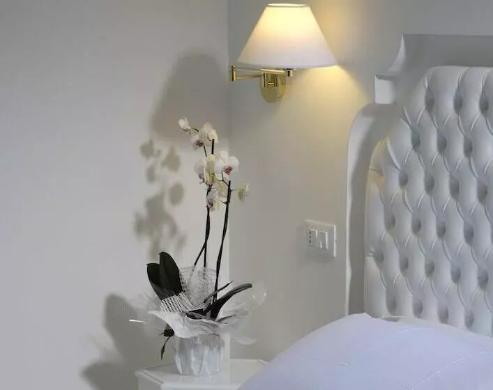 اتاق لوکس سه تخته, Al Cavallino Bianco