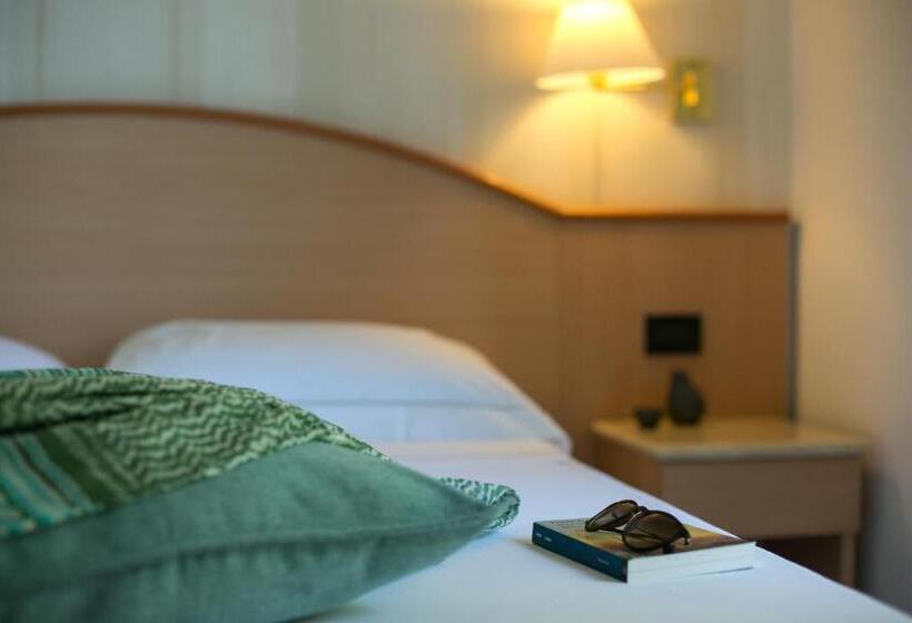 חדר סטנדרט צדדי נוף לים, Arc En Ciel