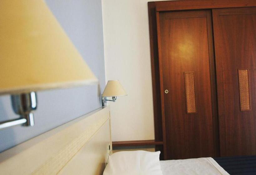 חדר סטנדרט, Arc En Ciel