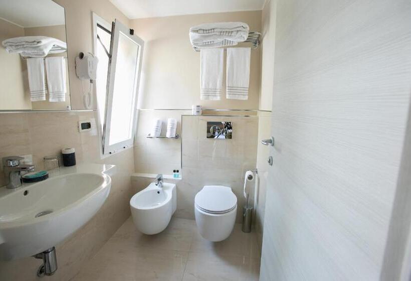 חדר סטנדרט, Arc En Ciel