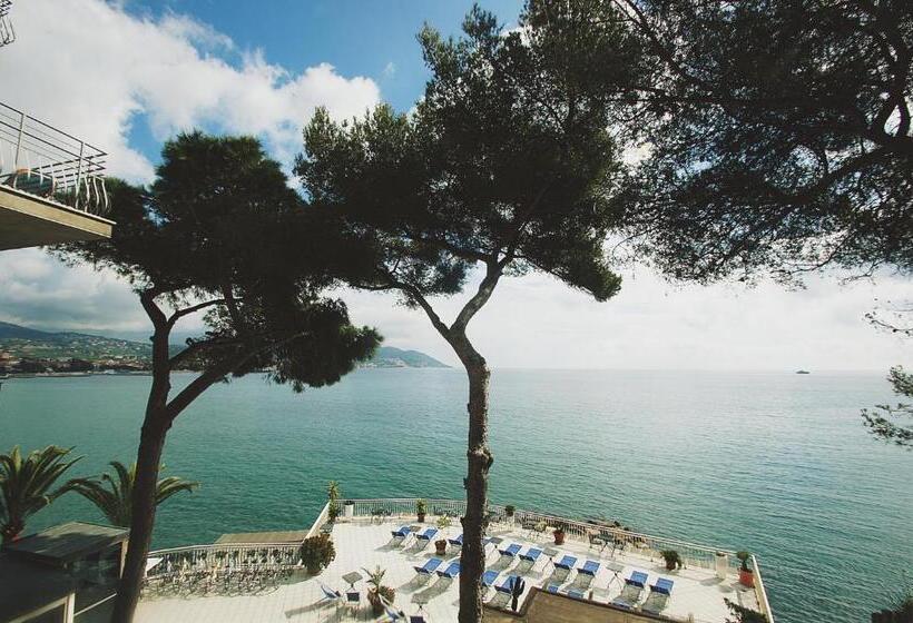 Triple Room Sea View, Arc En Ciel