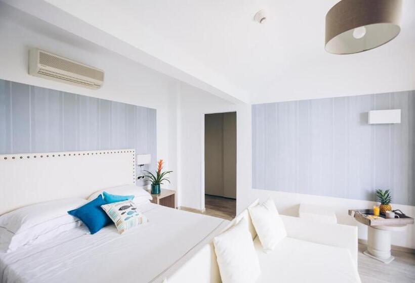 Triple Room Sea View, Arc En Ciel