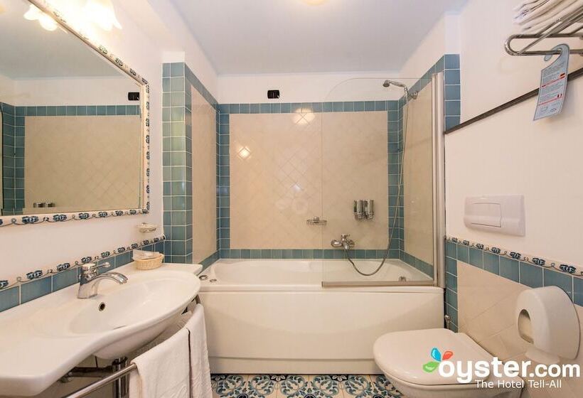 豪华海景房, Bougainville