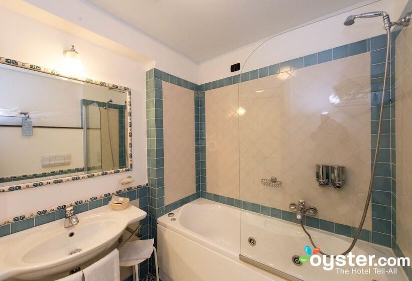 豪华海景房, Bougainville