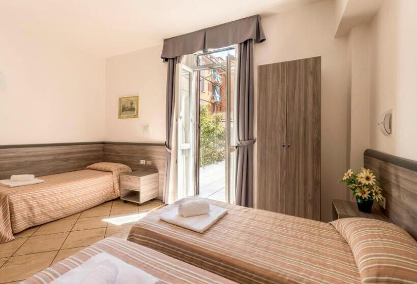 Standard Triple Room with Terrace, Brianza