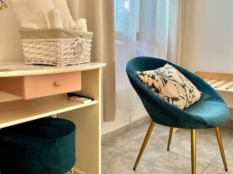 غرفة قياسية, Cala Di Seta