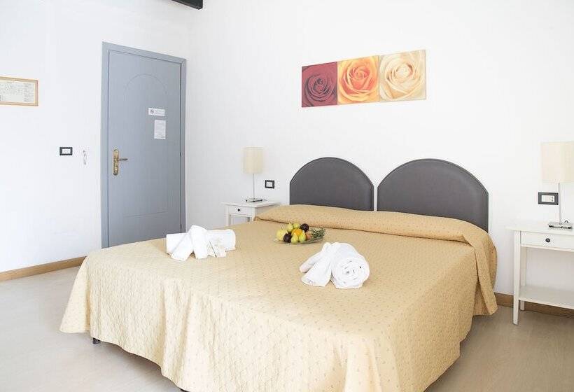 غرفة قياسية, Cala Di Seta