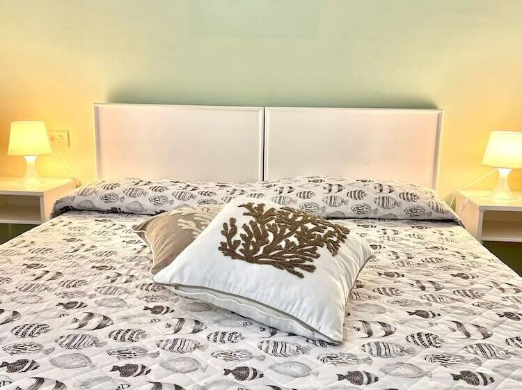 غرفة إقتصادية, Cala Di Seta